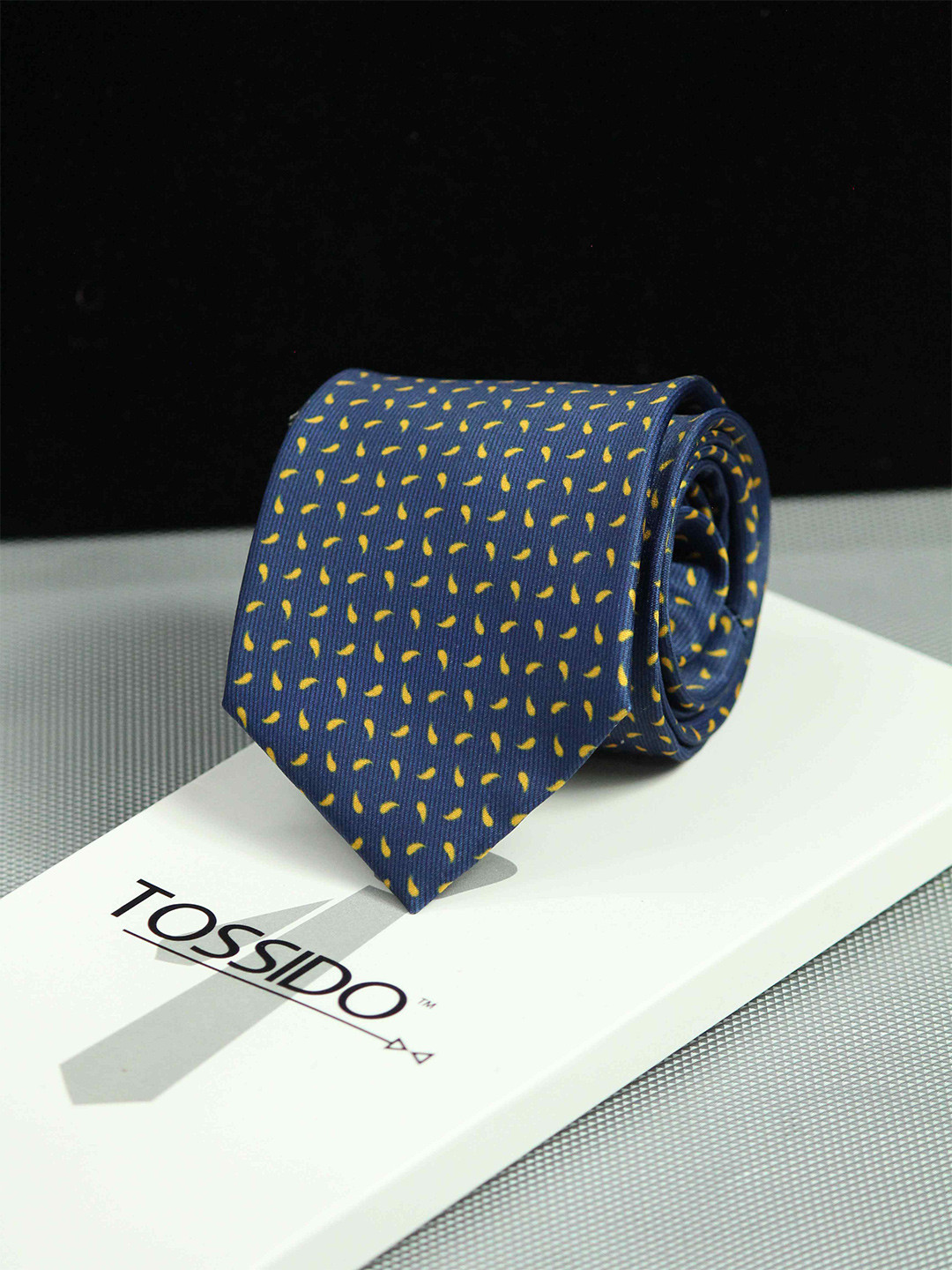 

Tossido Men Blue & Yellow Printed Broad Tie