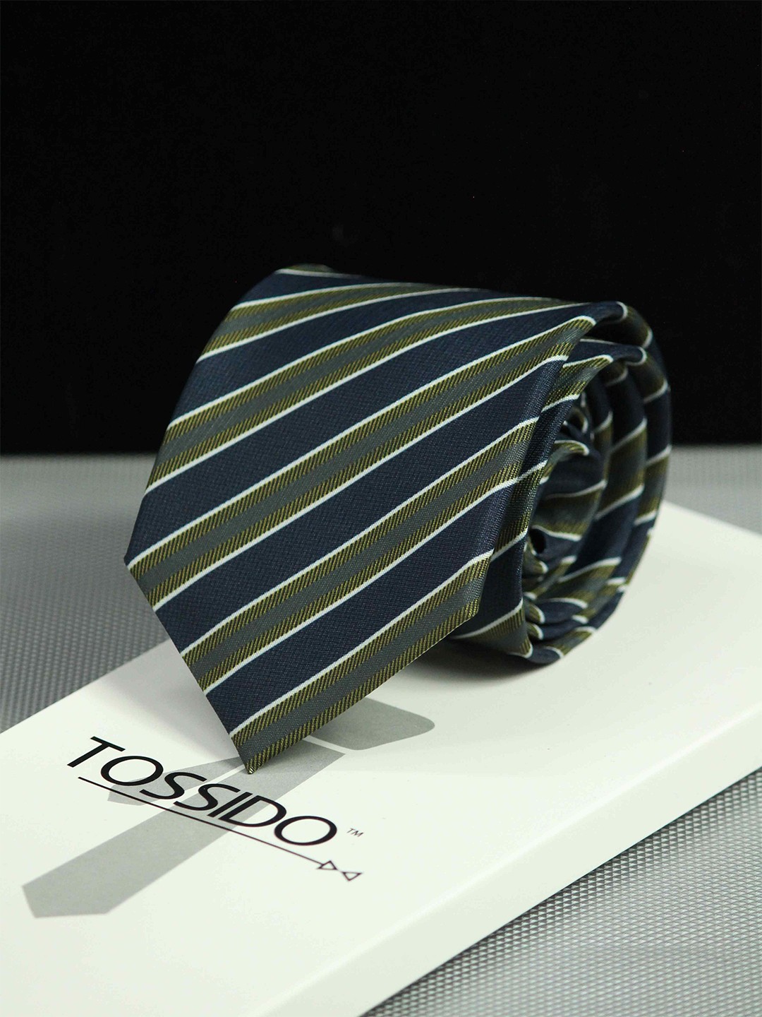 

Tossido Men Printed Broad Tie, Green