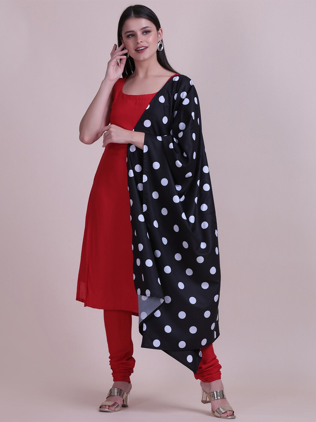 

Atsevam Women Solid Sleeveless Kurta Crepe Printed Dupatta, Red