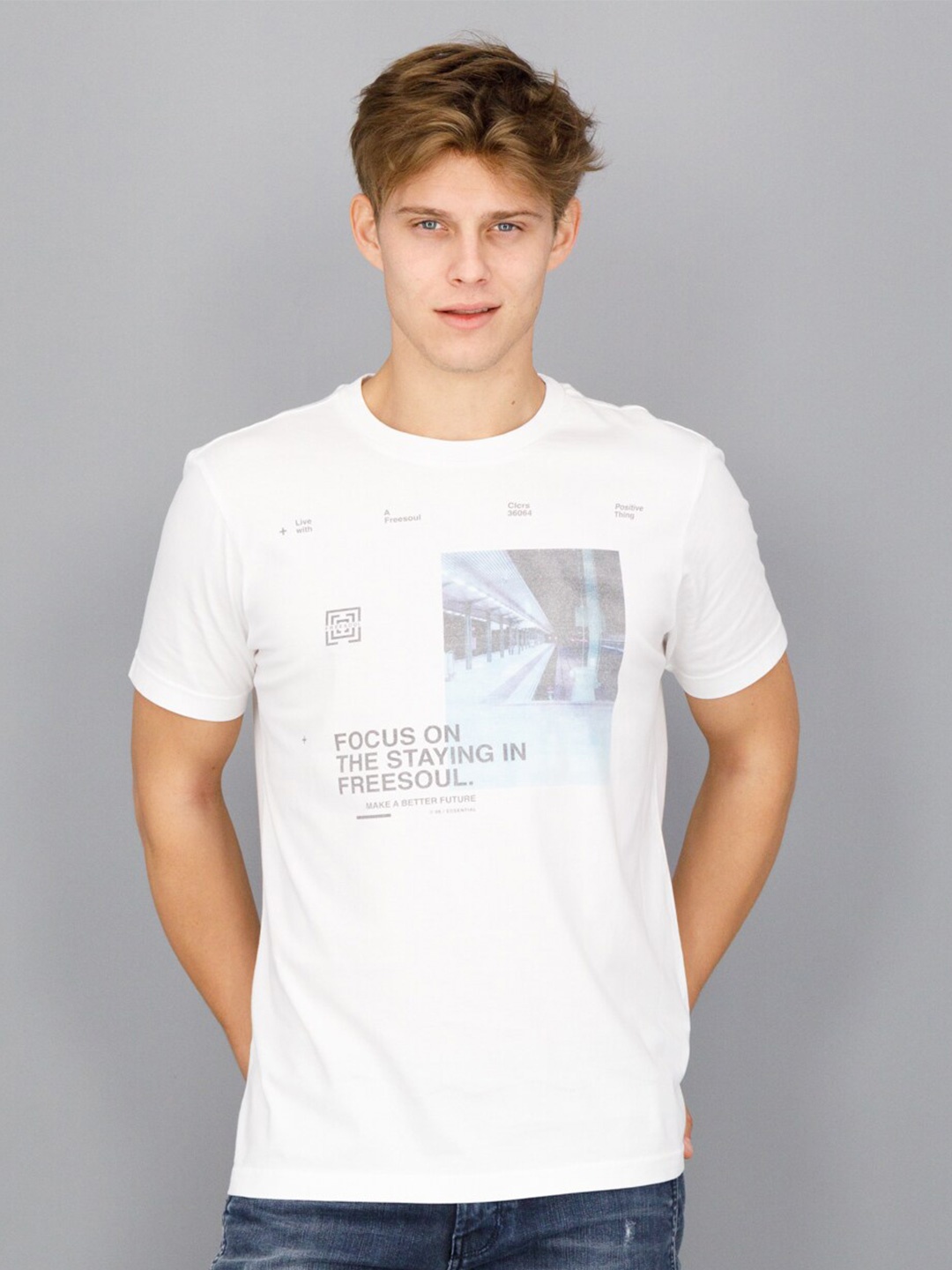 

FREESOUL Men White Typography Printed Applique T-shirt