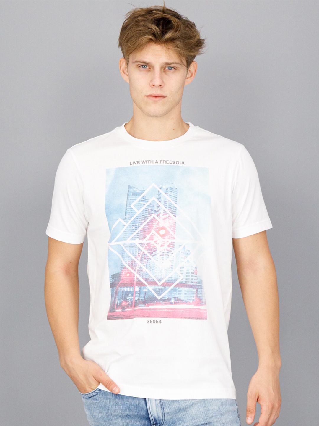 

FREESOUL Men White Typography Printed Applique T-shirt