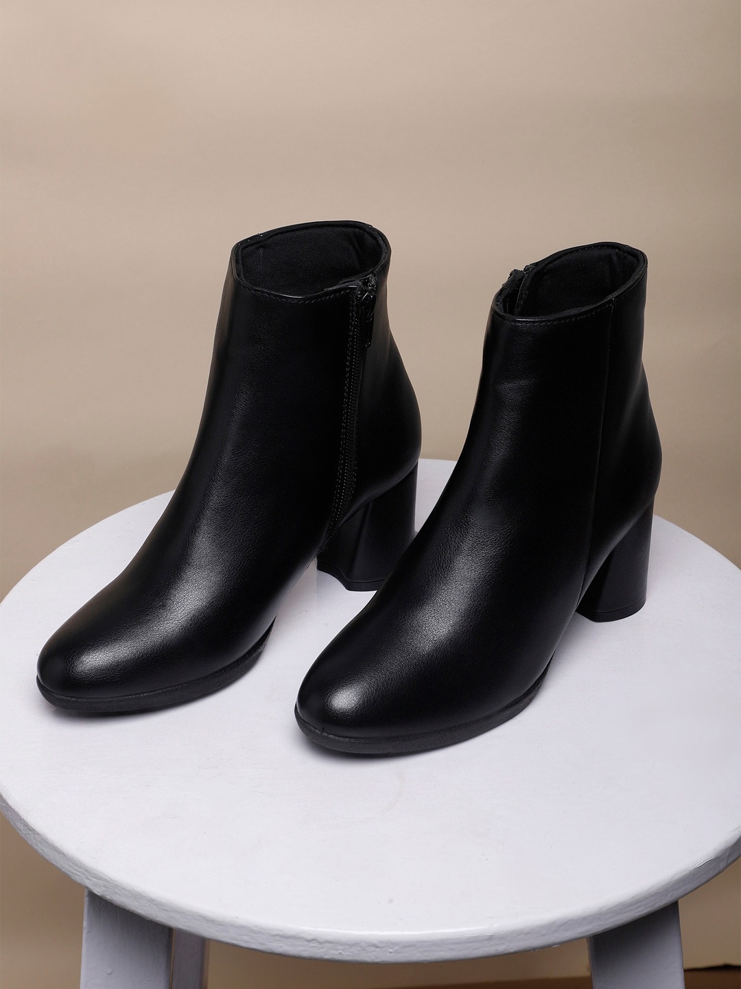 

ELLE Women Solid Regular Boots, Black