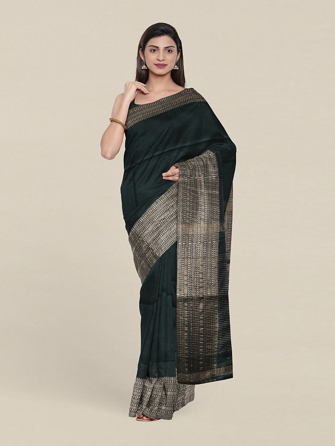 

Pothys Green & Gold-Toned Woven Design Zari Linen Blend Saree