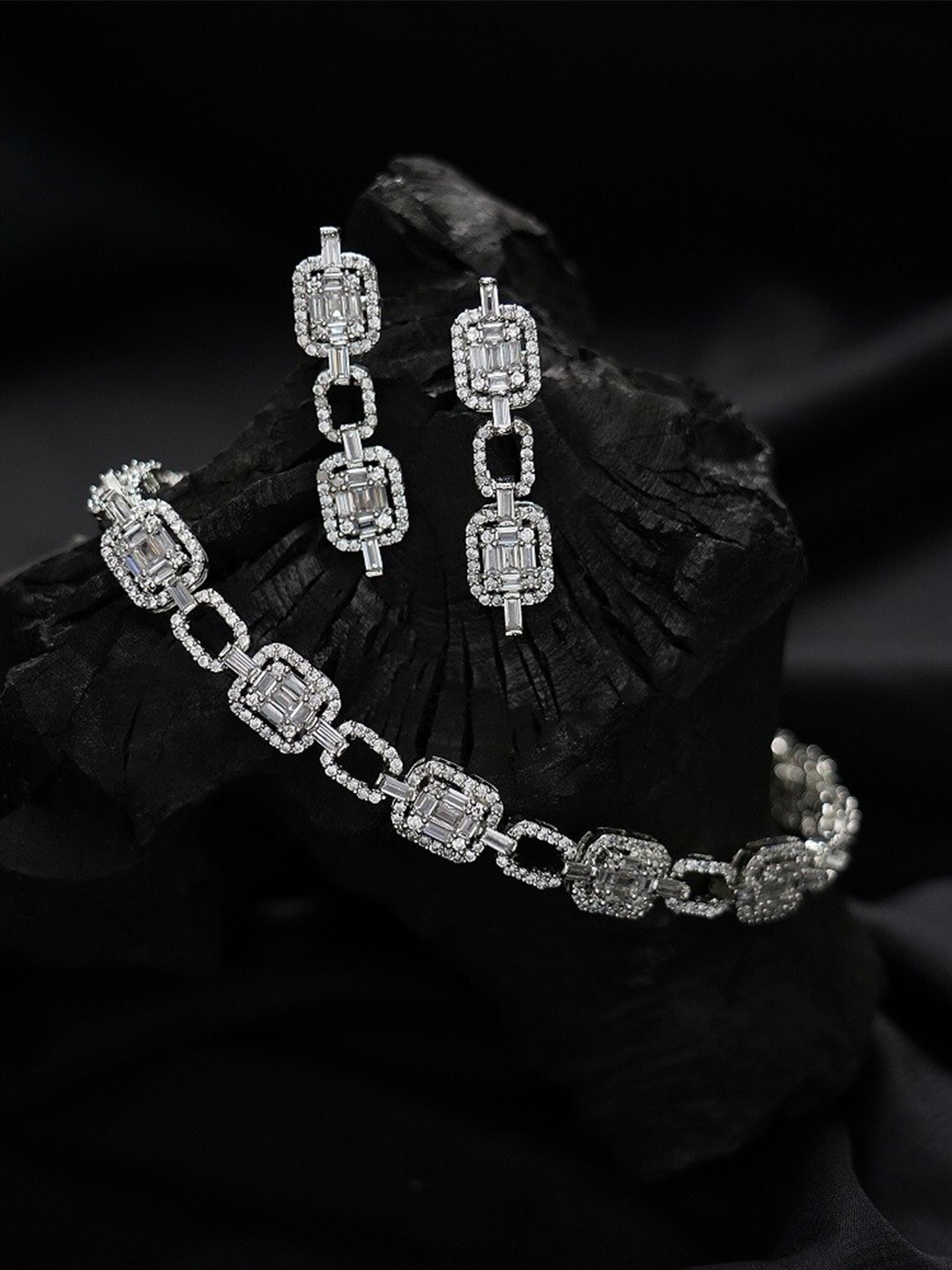 

AURAA TRENDS Silver-Toned Rhodium-Plated Necklace Set