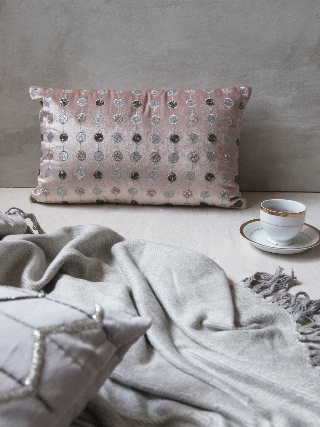 

The 7 DeKor Embroidered Soft Cushion With Filler, Rose gold