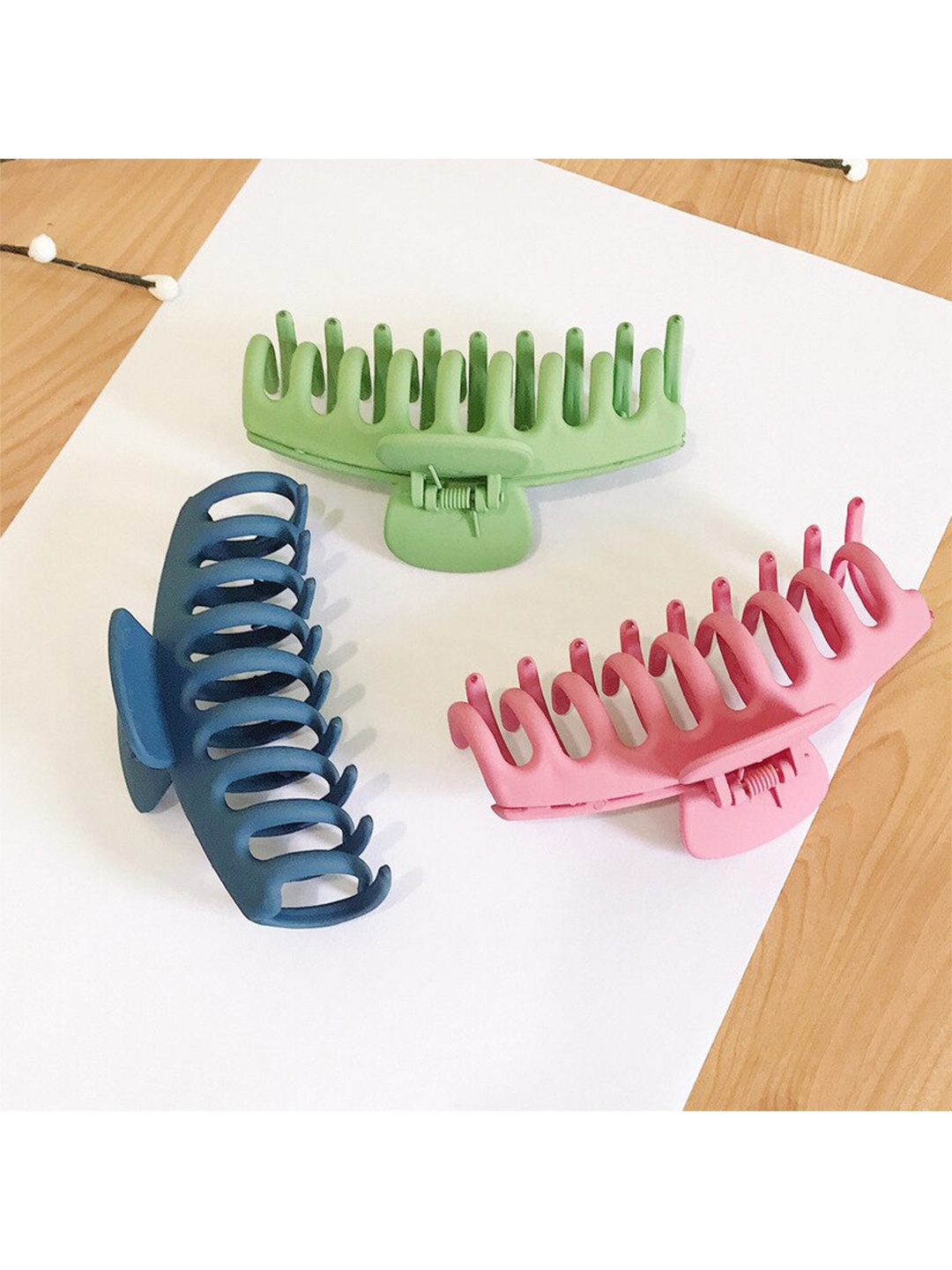 

Krelin Women Set of 3 Claw Clips, Green