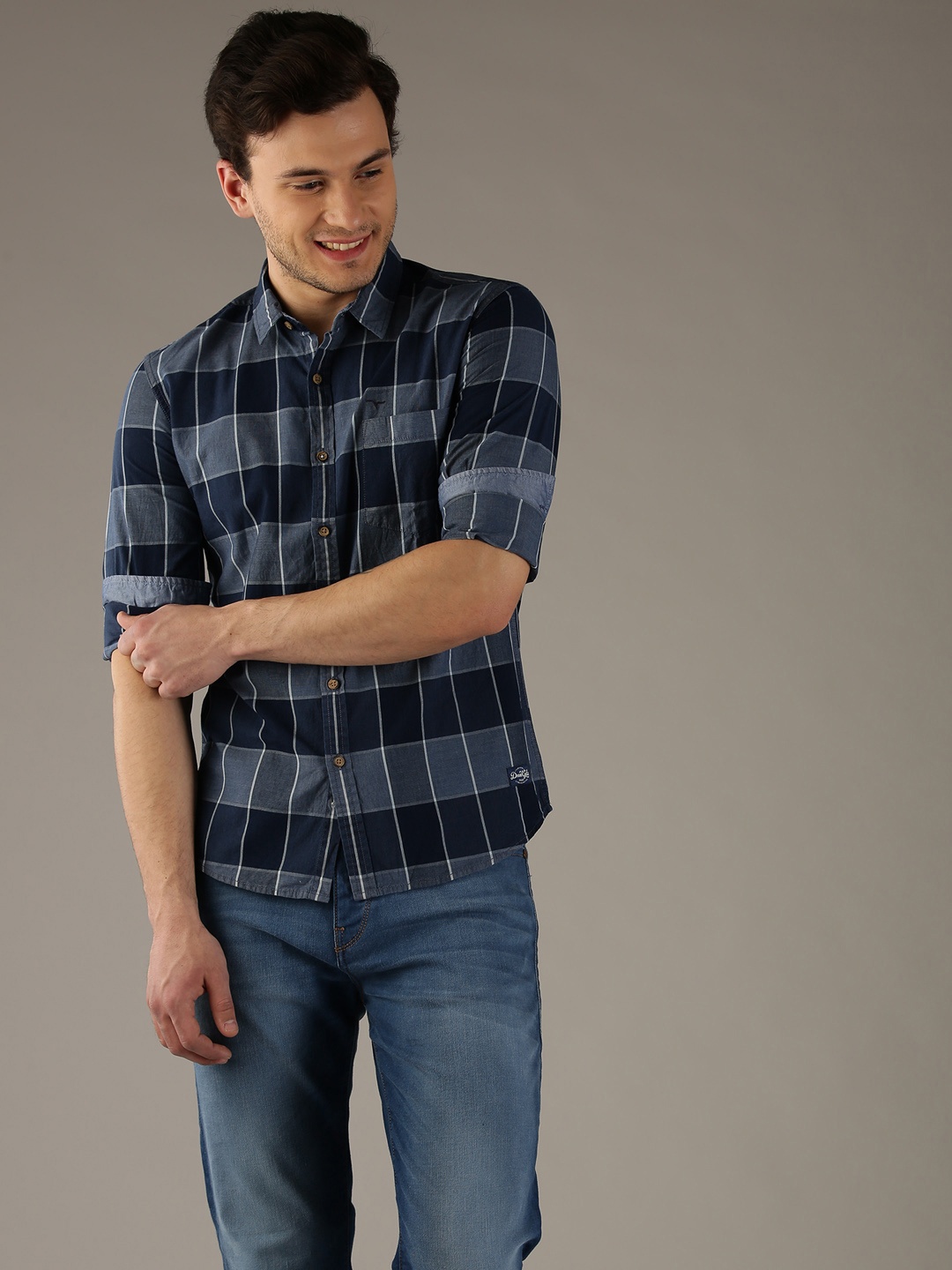 

Flying Machine Men Blue Regular Fit Checked Casual Shirt