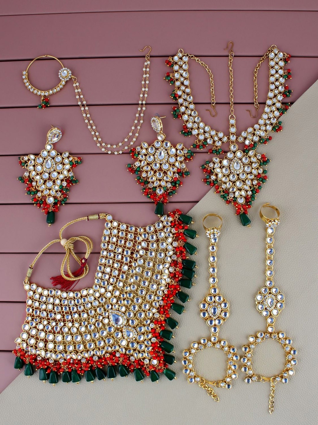 

LUCKY JEWELLERY Gold-Plated Kundan-Studded & Beaded Jewellery Set