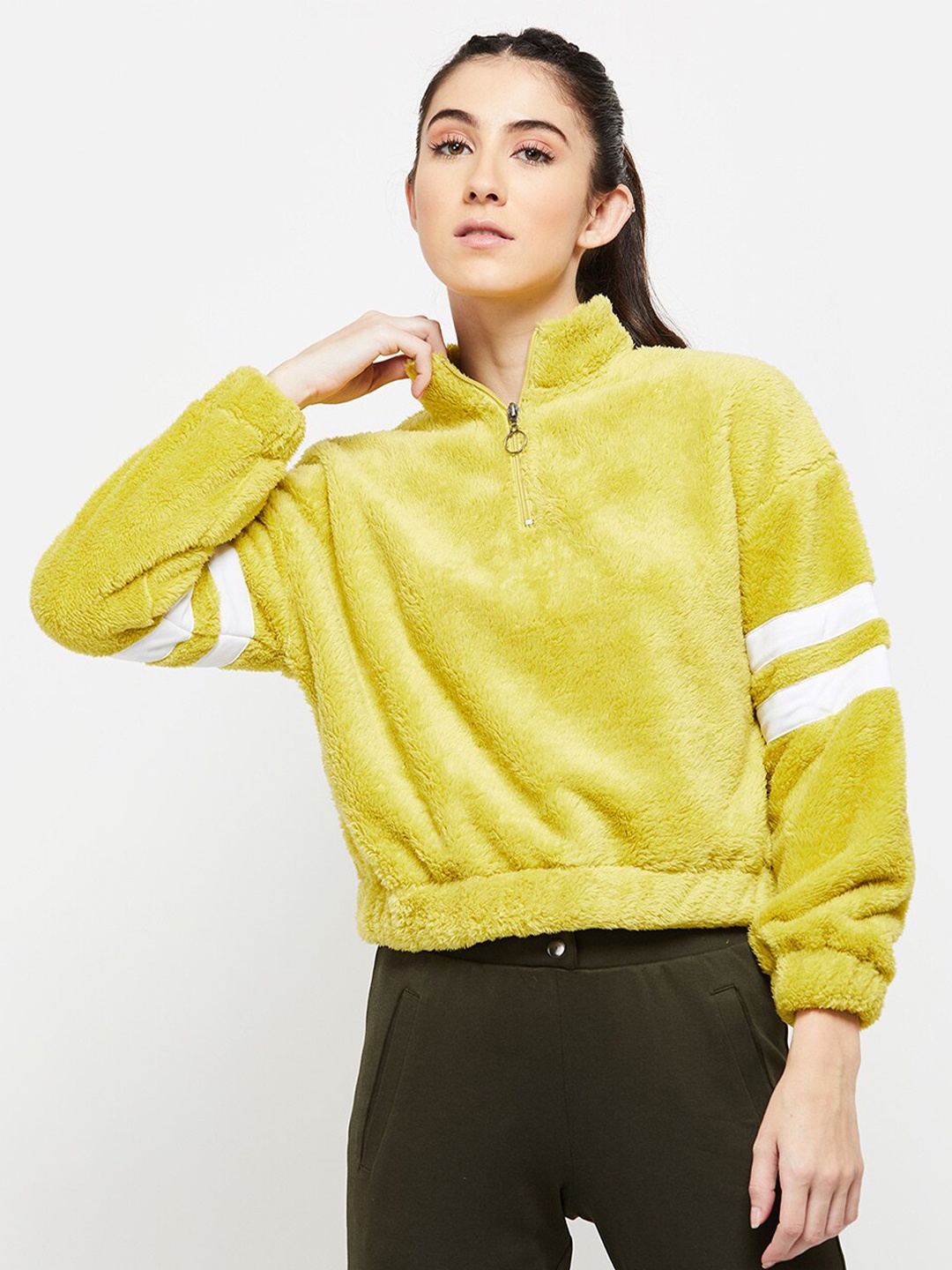 

max Women Yellow Solid Sweatshirt