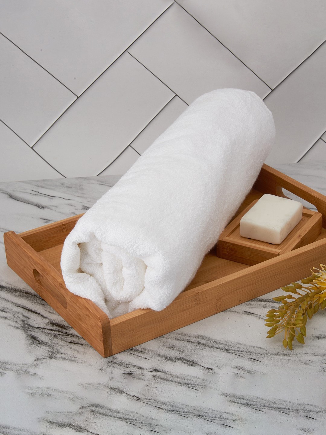 

Black gold Solid 600 GSM Pure Cotton Bath Towels, White