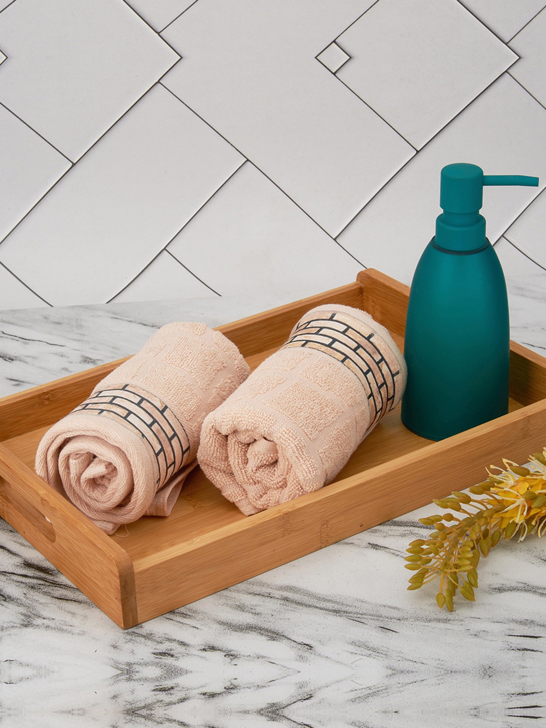 

Black gold Set Of 2 Solid 650 GSM Pure Cotton Hand Towels, Beige