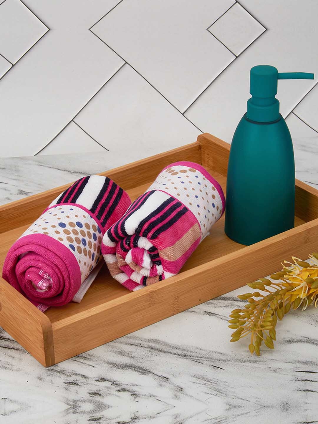 

Black gold Set Of 3 Striped 650 GSM Pure Cotton Hand Towels, Pink