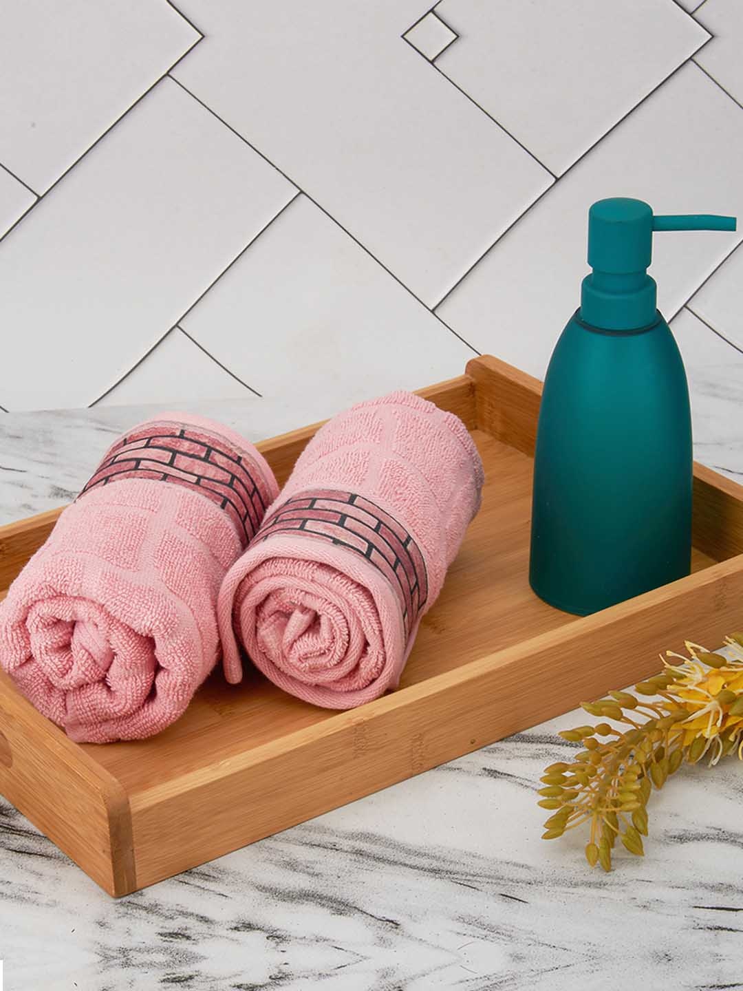 

Black gold Set Of 3 Printed 550 GSM Pure Cotton Hand Towels, Pink