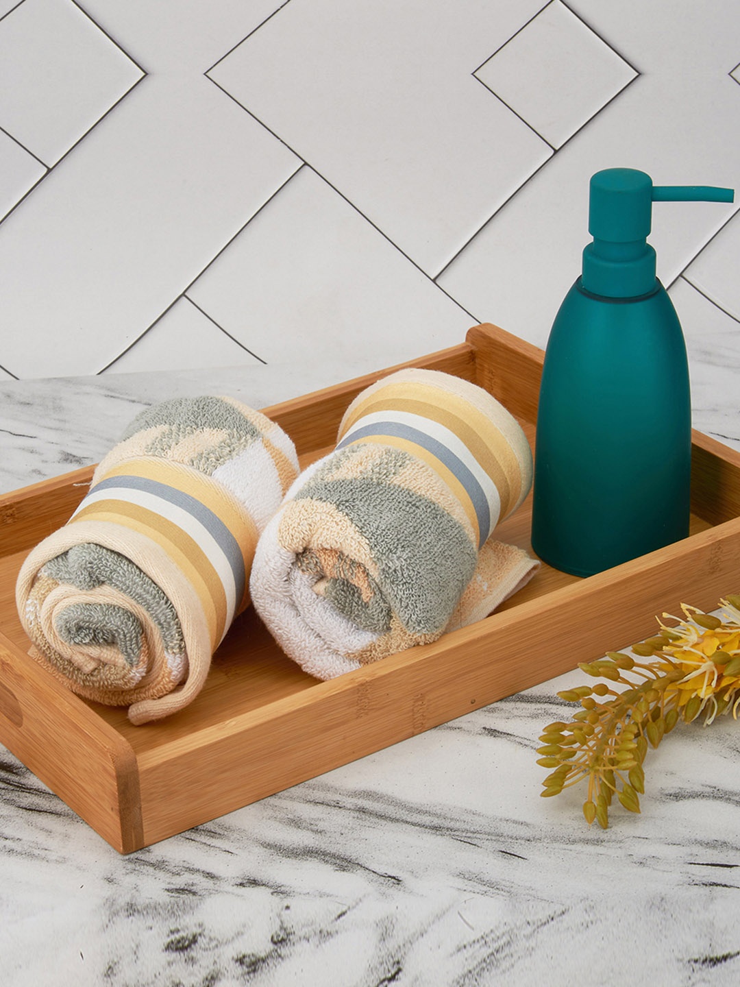 

Black gold Set Of 3 Printed Pure Cotton 650 GSM Hand Towels, Beige
