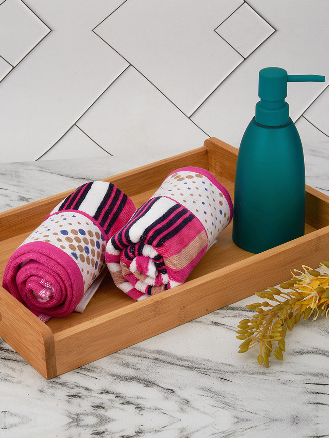 

Black gold Set Of 2 Solid 650 GSM Pure Cotton Hand Towels, Pink