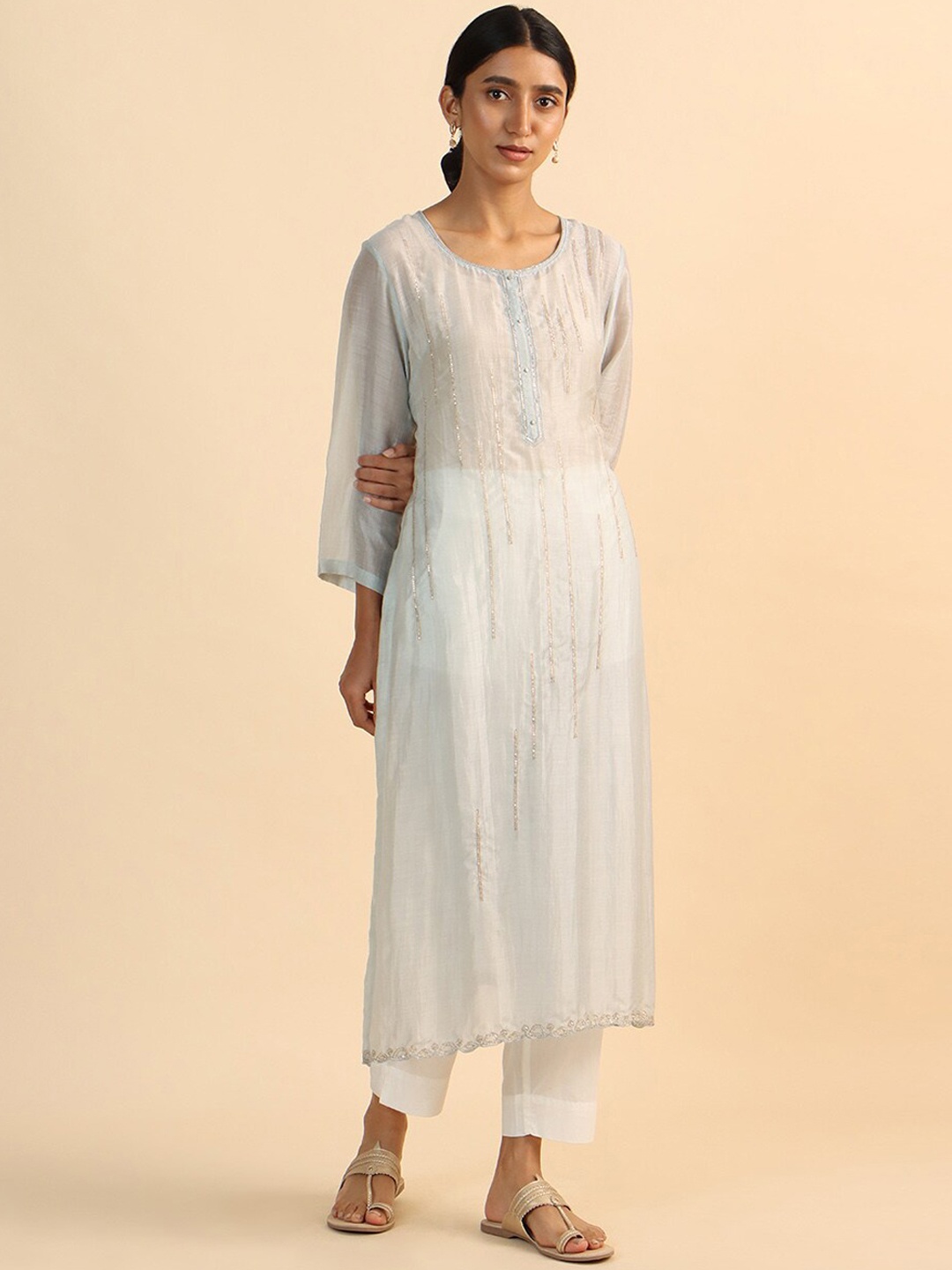 

Taneira Women Embroidered Kurta, Grey
