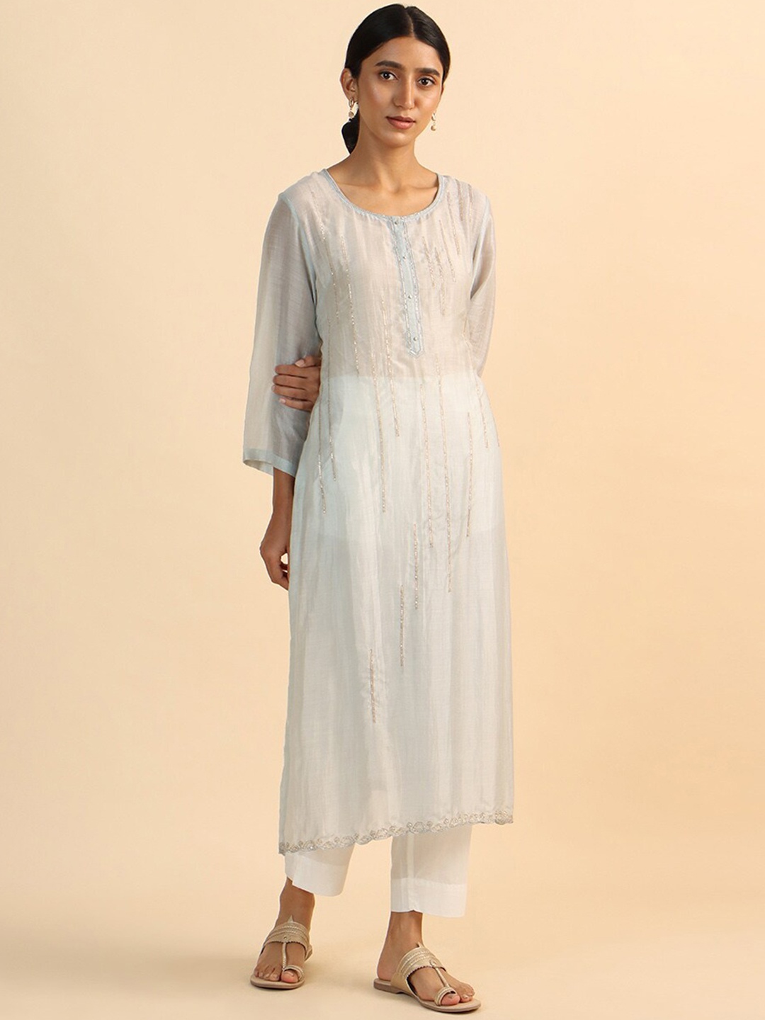 

Taneira Women Embroidered Kurta, Grey