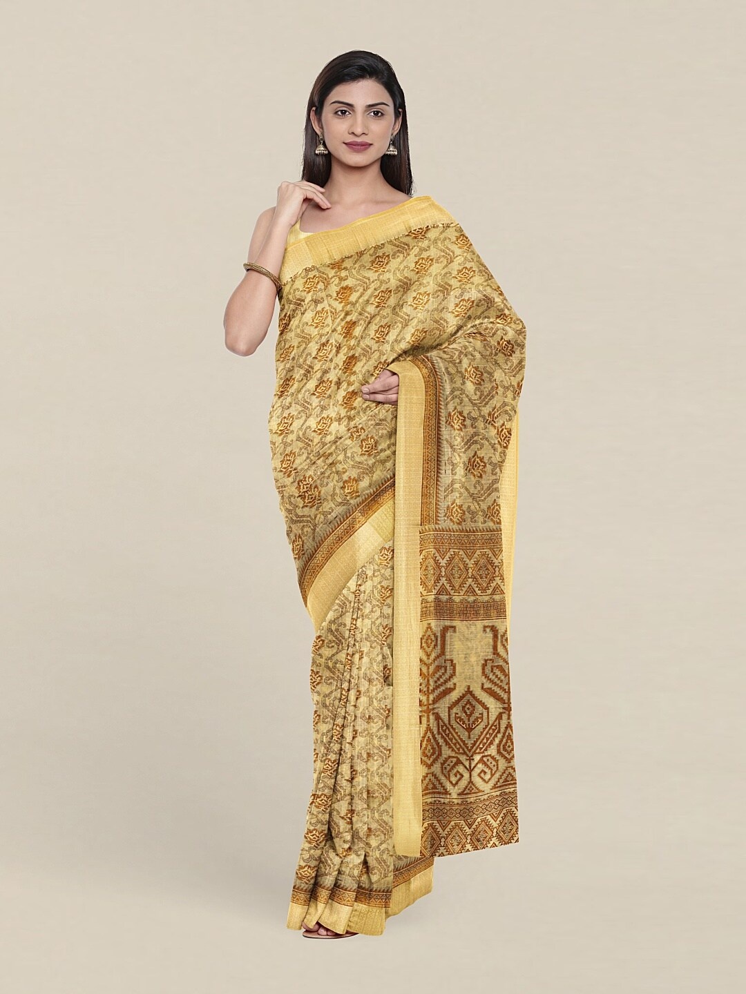 

Pothys Women Yellow & Brown Floral Printed Cotton Blend Saree