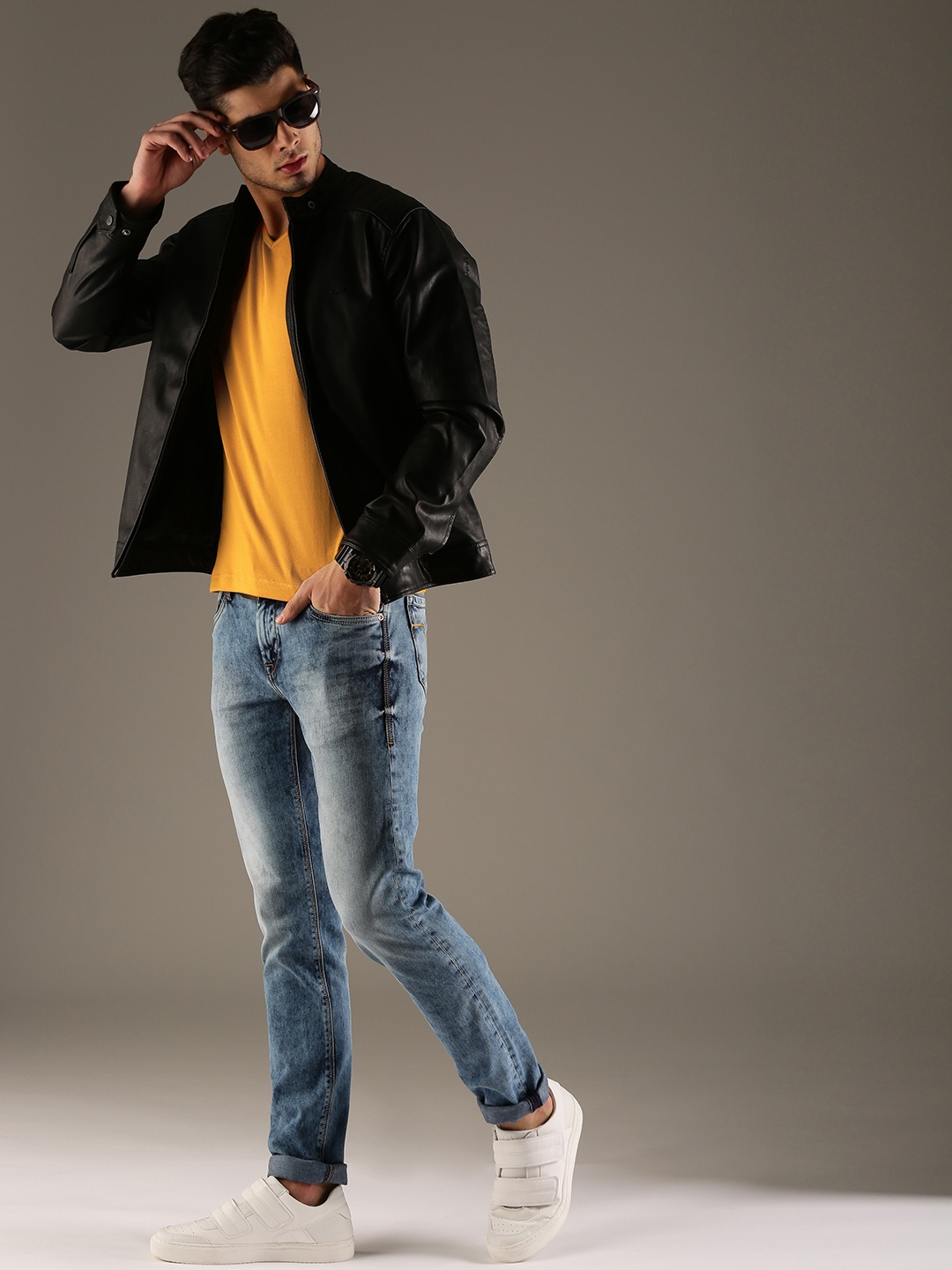 

Flying Machine Men Mustard Yellow Solid Pure Cotton T-shirt