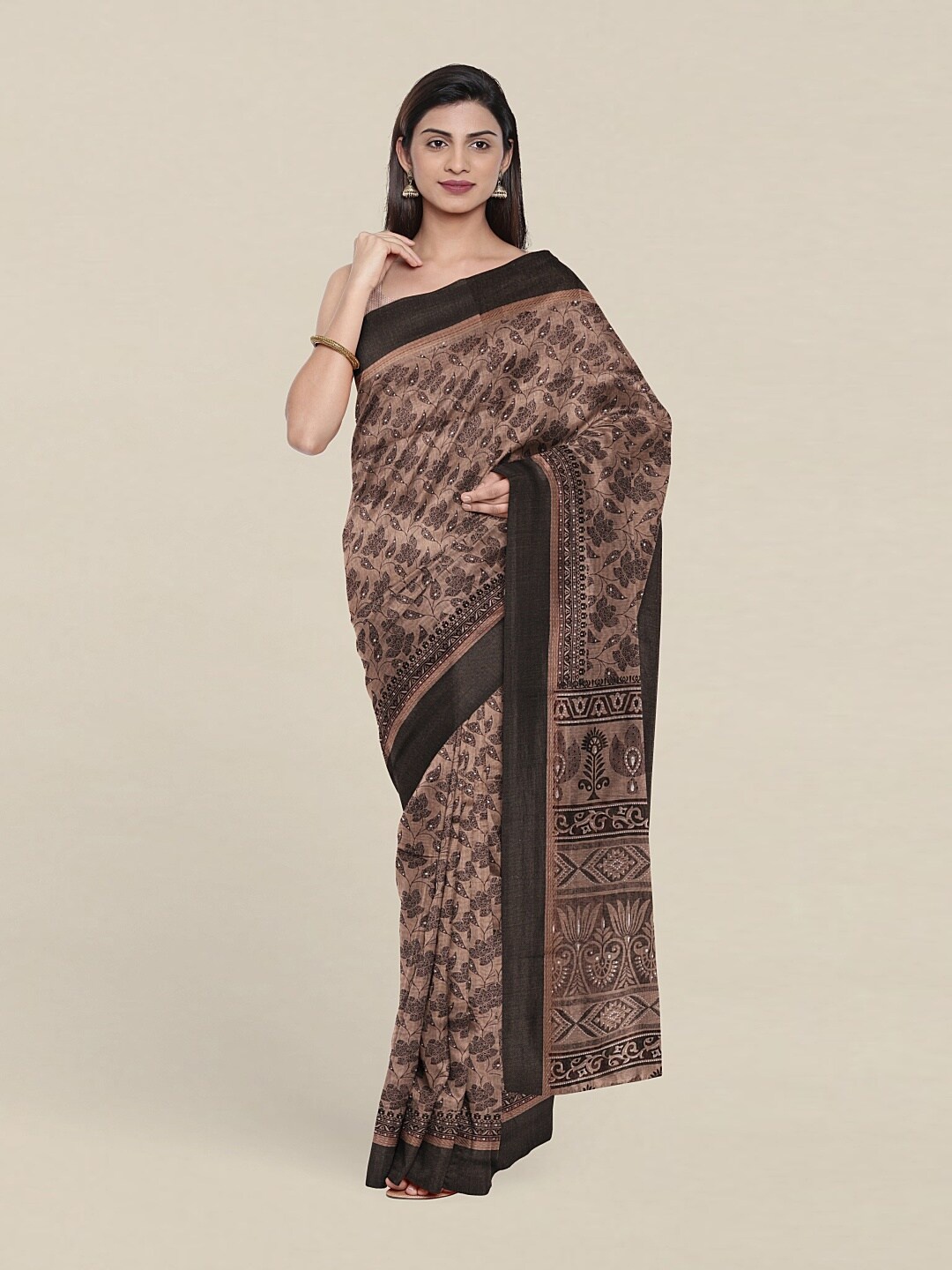 

Pothys Brown & White Floral Printed Saree