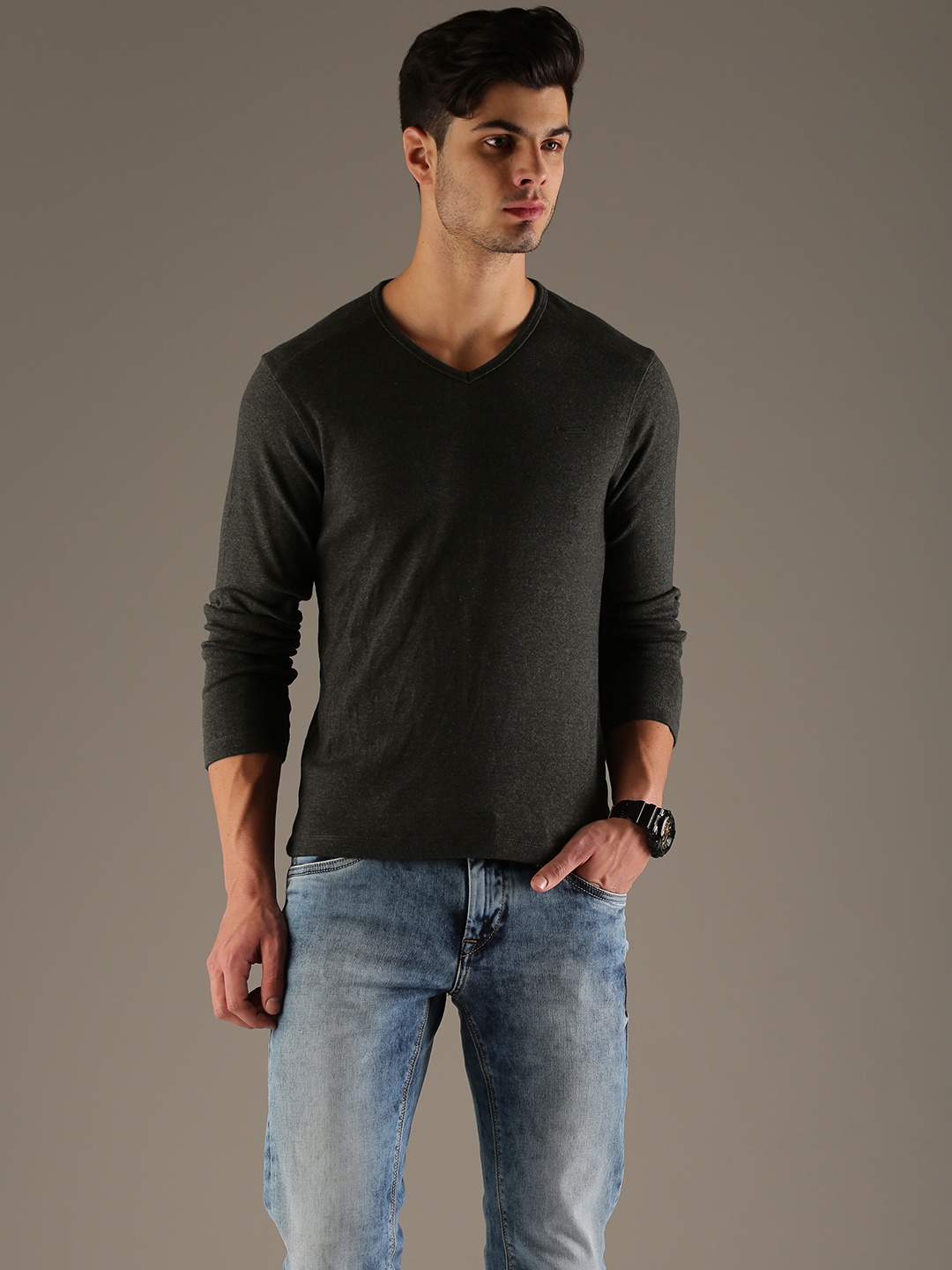 

Flying Machine Men Charcoal Grey Pure Cotton T-shirt