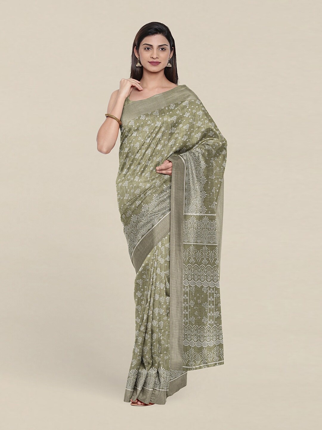

Pothys Women Green & White Floral Cotton Blend Saree
