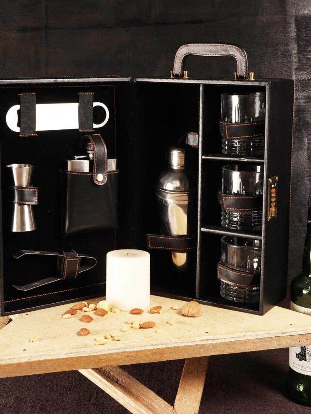 

DREAM WEAVERZ Set Of 8 Solid Bar Accessories With Leather Bar Box, Black
