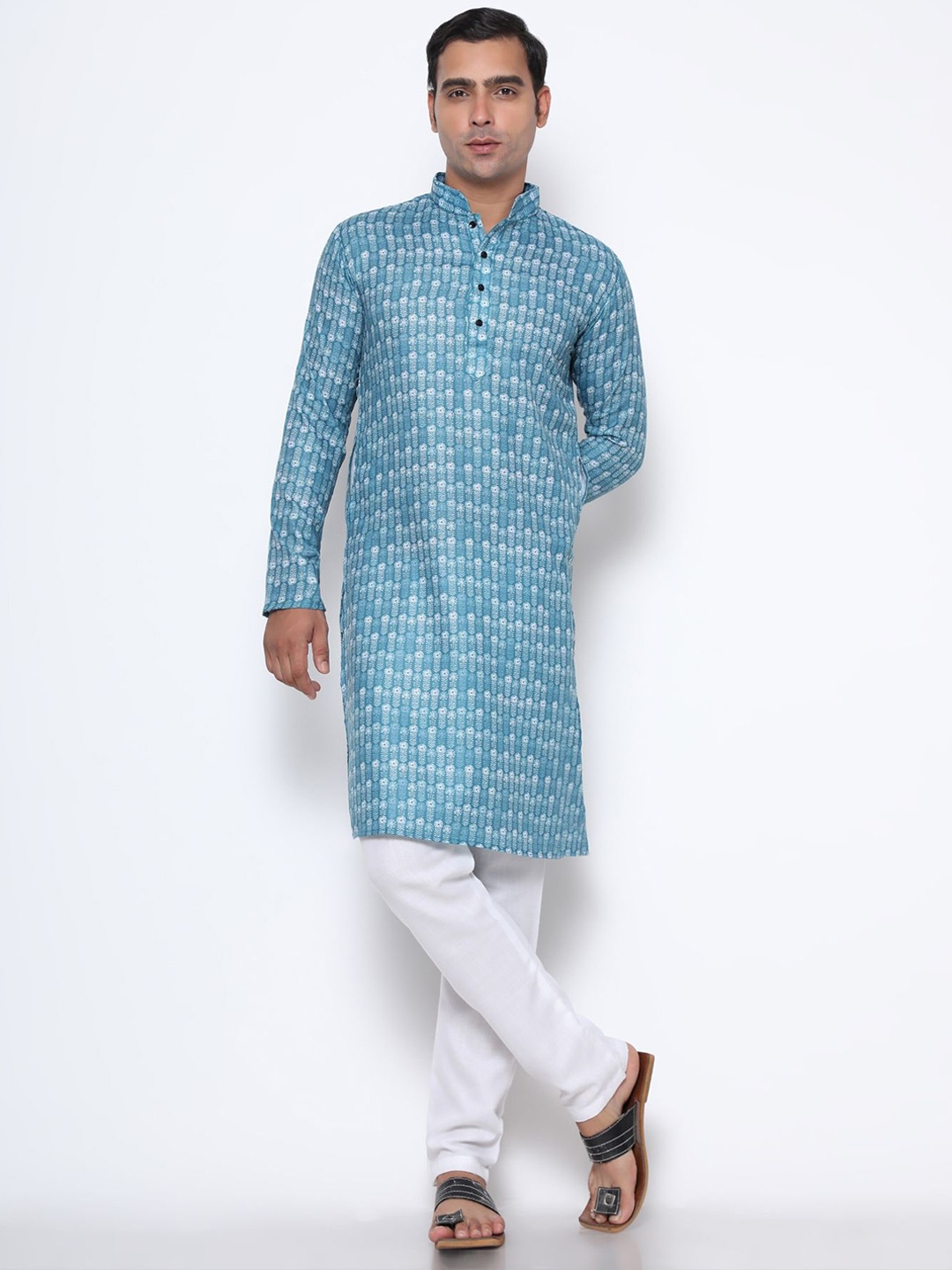 

Phenav Men Blue Geometric Thread Work Khadi Kurta