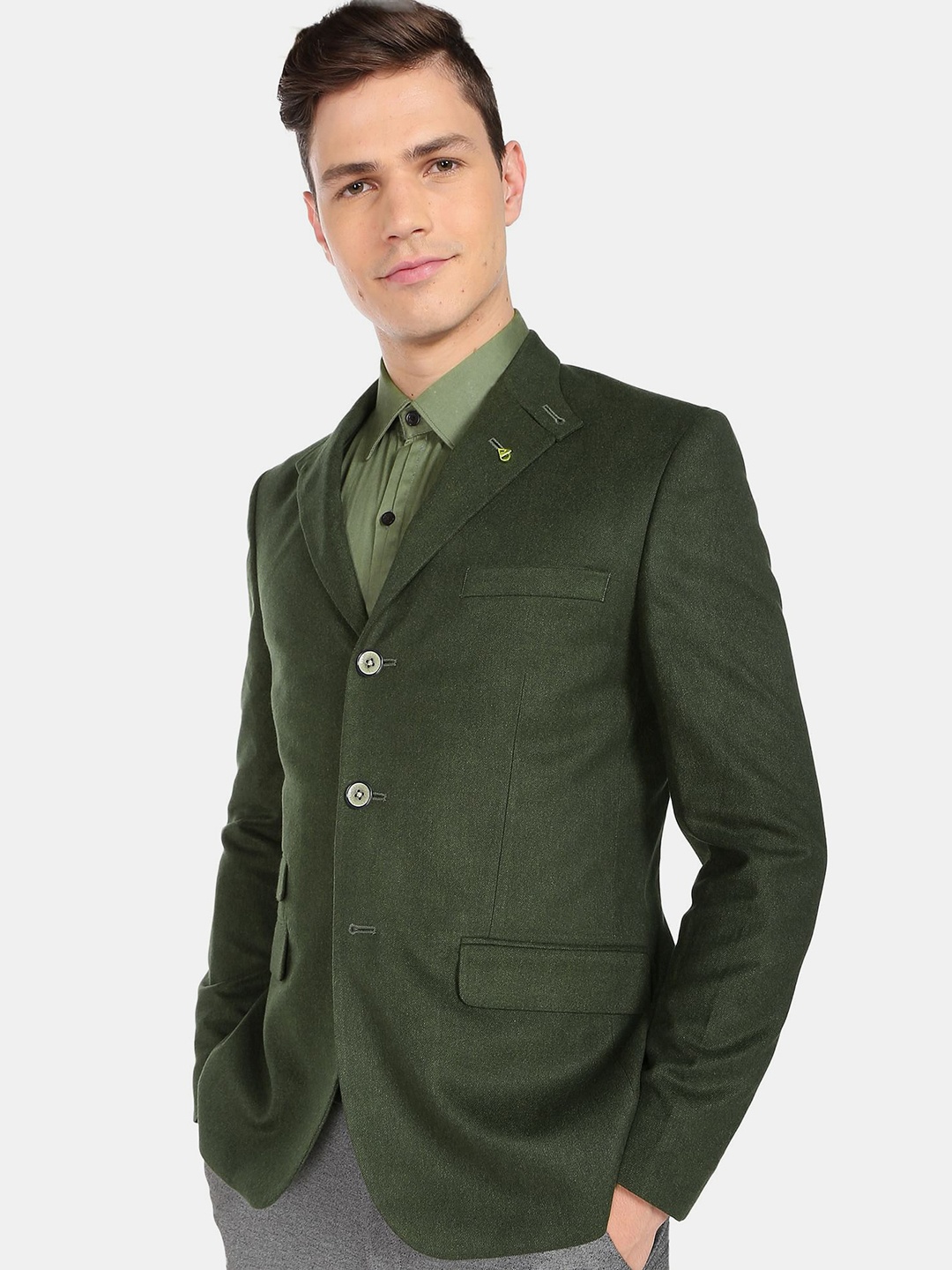 

AD By Arvind Men Green Solid Twill Weave Convertible Collar Blazer