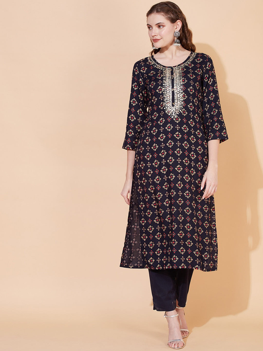 

FASHOR Women Navy Blue Bandhani Printed Gotta Patti Kurta with Trousers