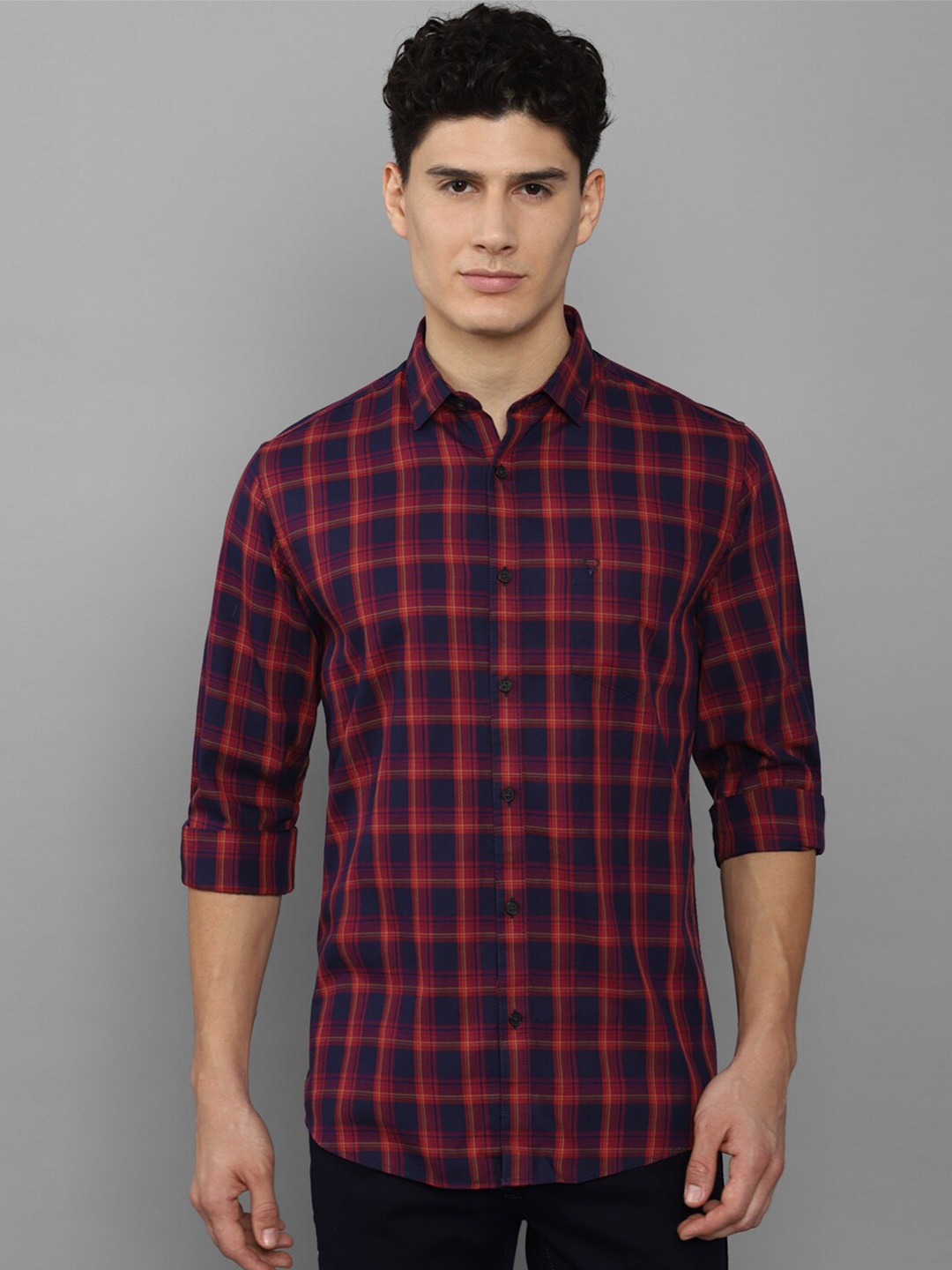 

Allen Solly Men Slim Fit Checked Pure Cotton Casual Shirt, Navy blue