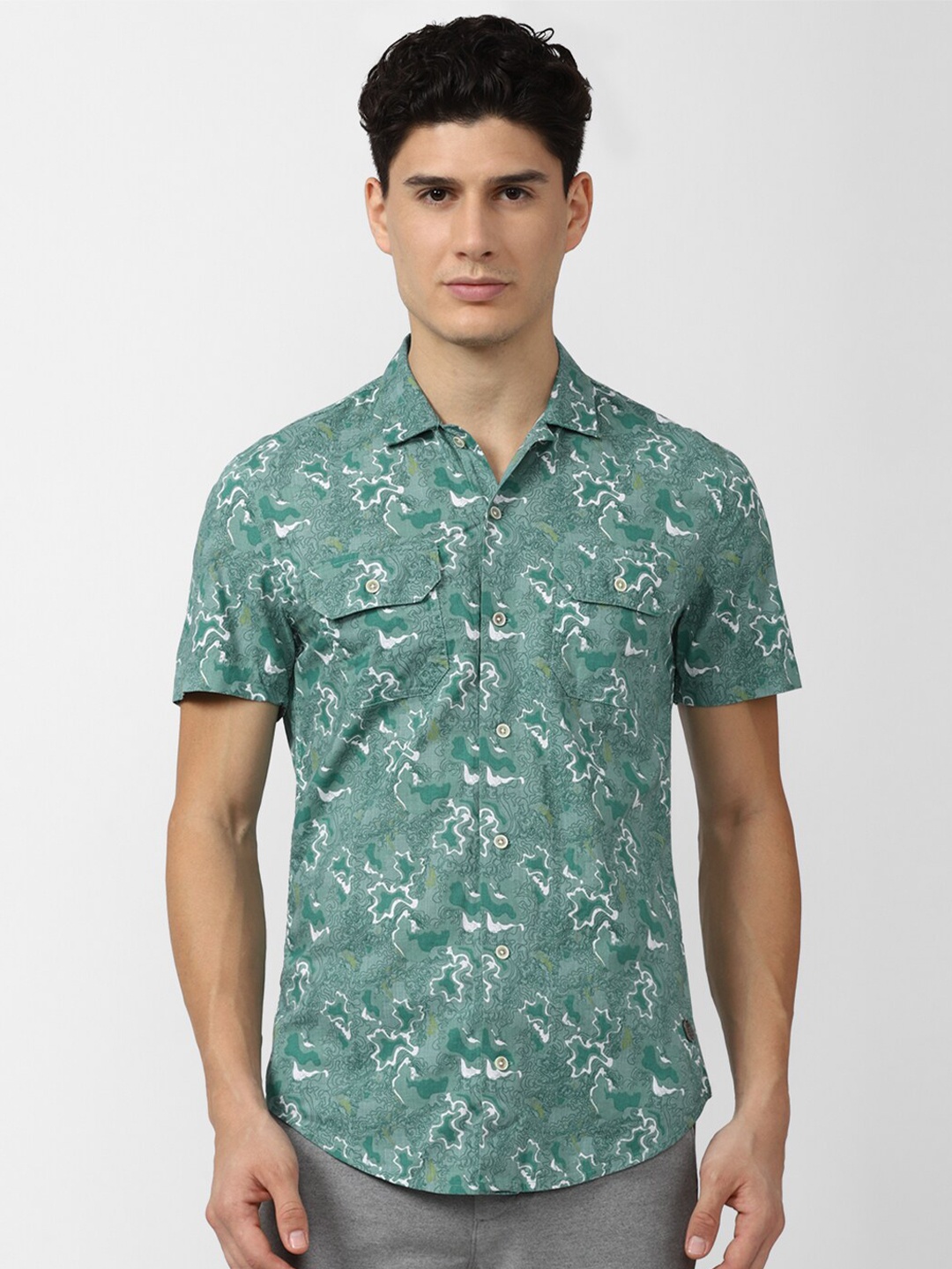 

Peter England Casuals Men Slim Fit Printed Cotton Casual Shirt, Green