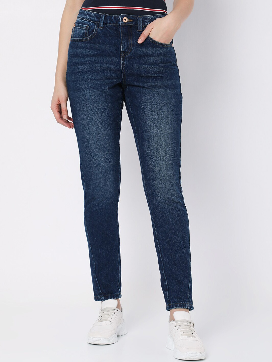 

Vero Moda Women Blue Light Fade Stretchable Jeans