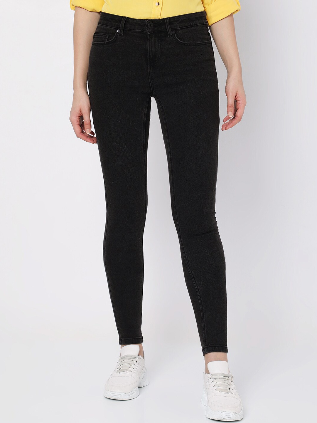 

Vero Moda Women Black Stretchable Jeans