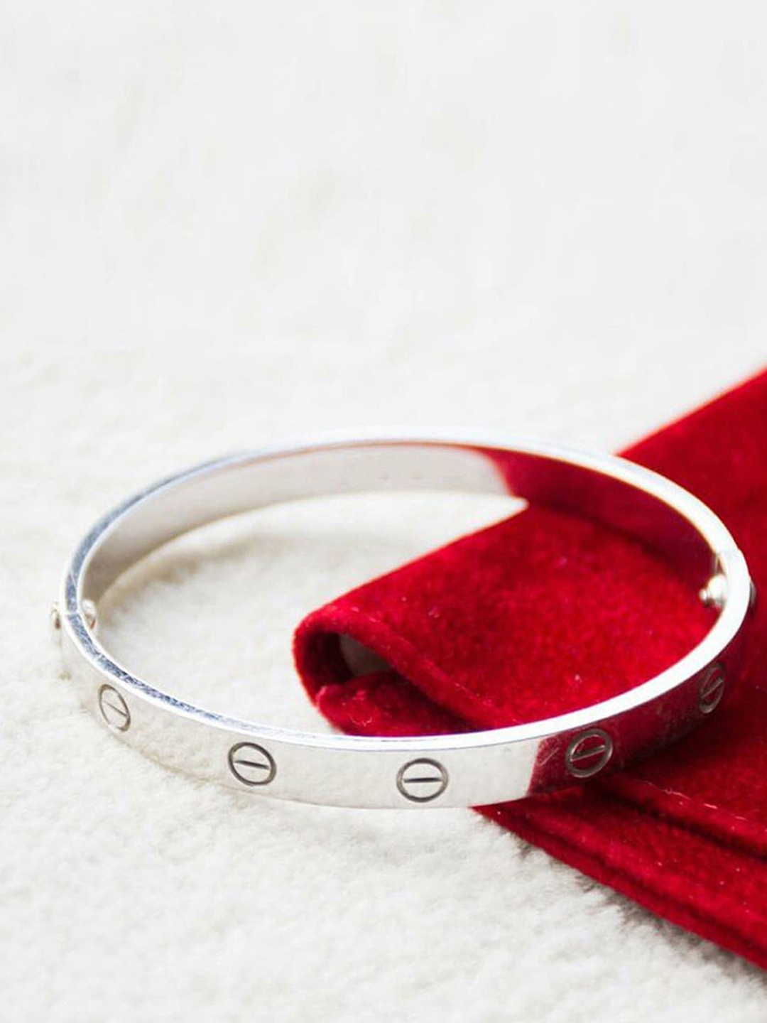 

Designs By Jewels Galaxy Women Silver-Toned Silver-Plated Bangle-Style Bracelet