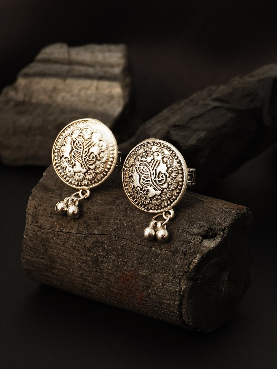 

Urmika Round Ethnic Motif Toe Rings, Silver