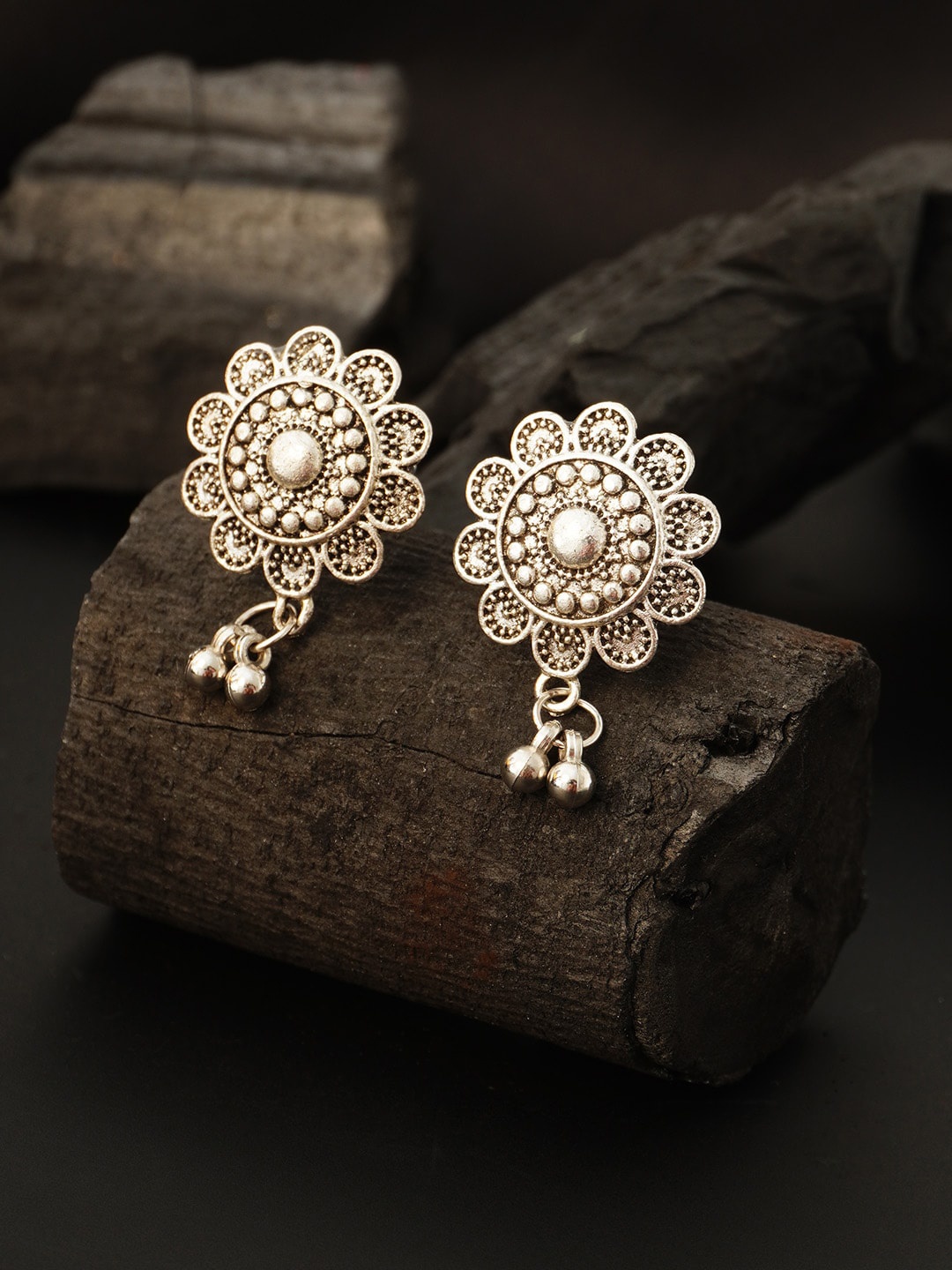 

Urmika Oxidised Toe Rings, Silver