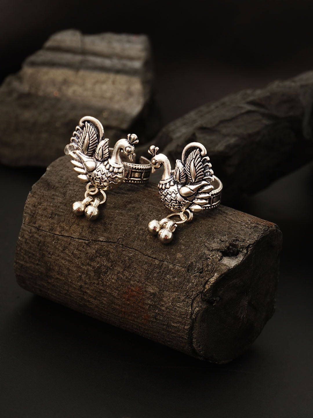 

Urmika Women Silver Peacock Toe Ring