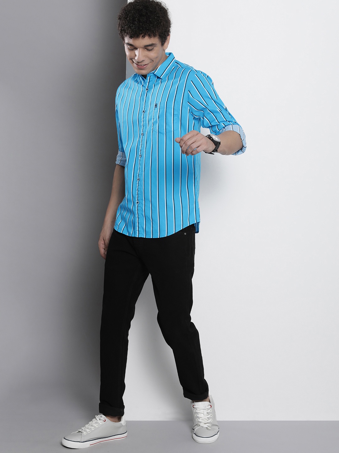 

The Indian Garage Co Men Blue & White Striped Cotton Shirt
