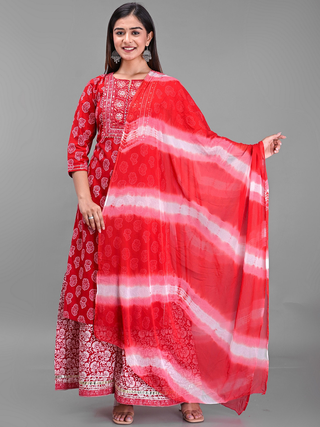 

EtnicaWear Women Floral Printed Pure Cotton Kurta with Sharara & With Dupatta, Red