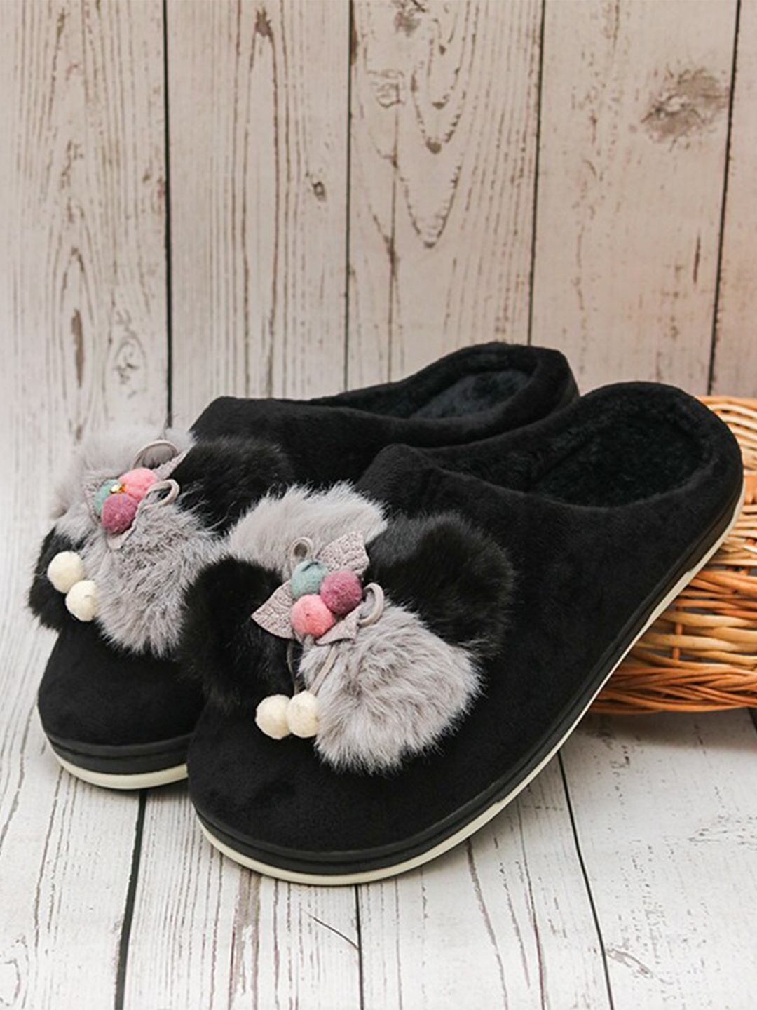 

Brauch Women Black & Grey Room Slippers