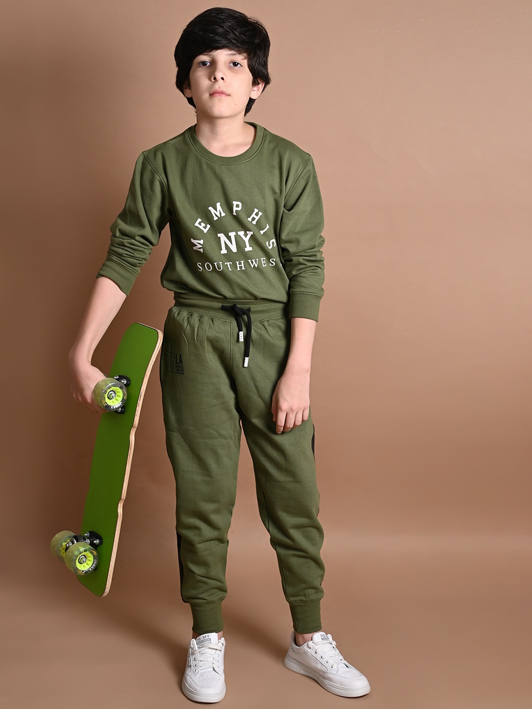 

LilPicks Boys Solid Sports Joggers, Green