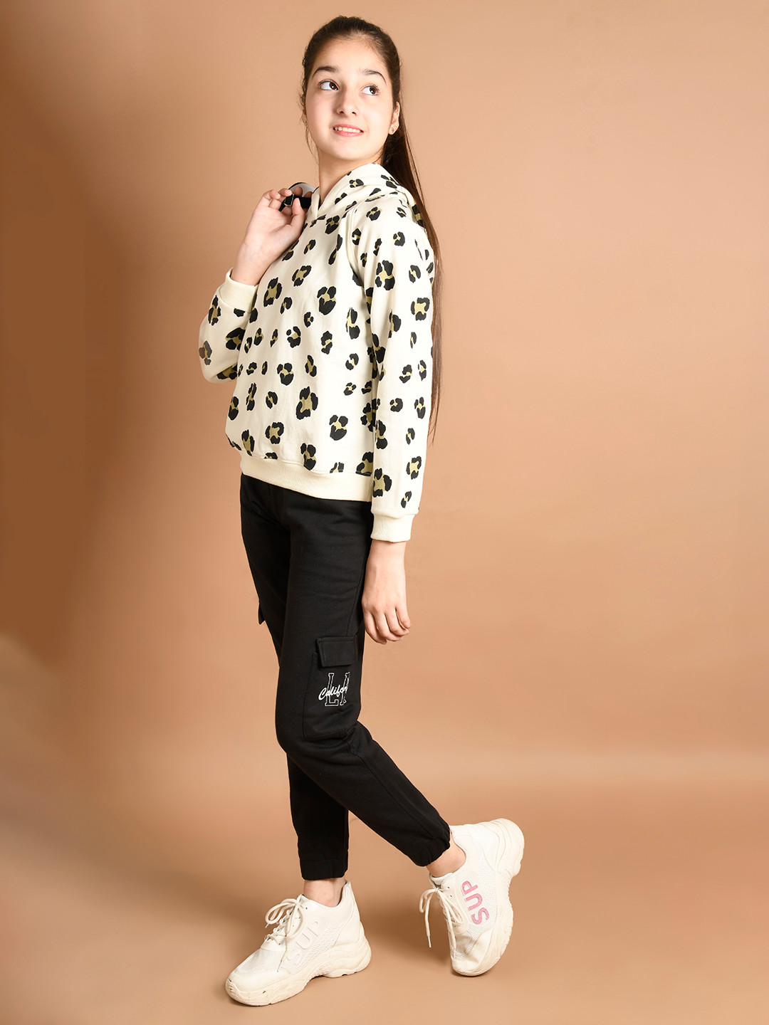 

LilPicks Girls Solid Cargo Joggers, Black