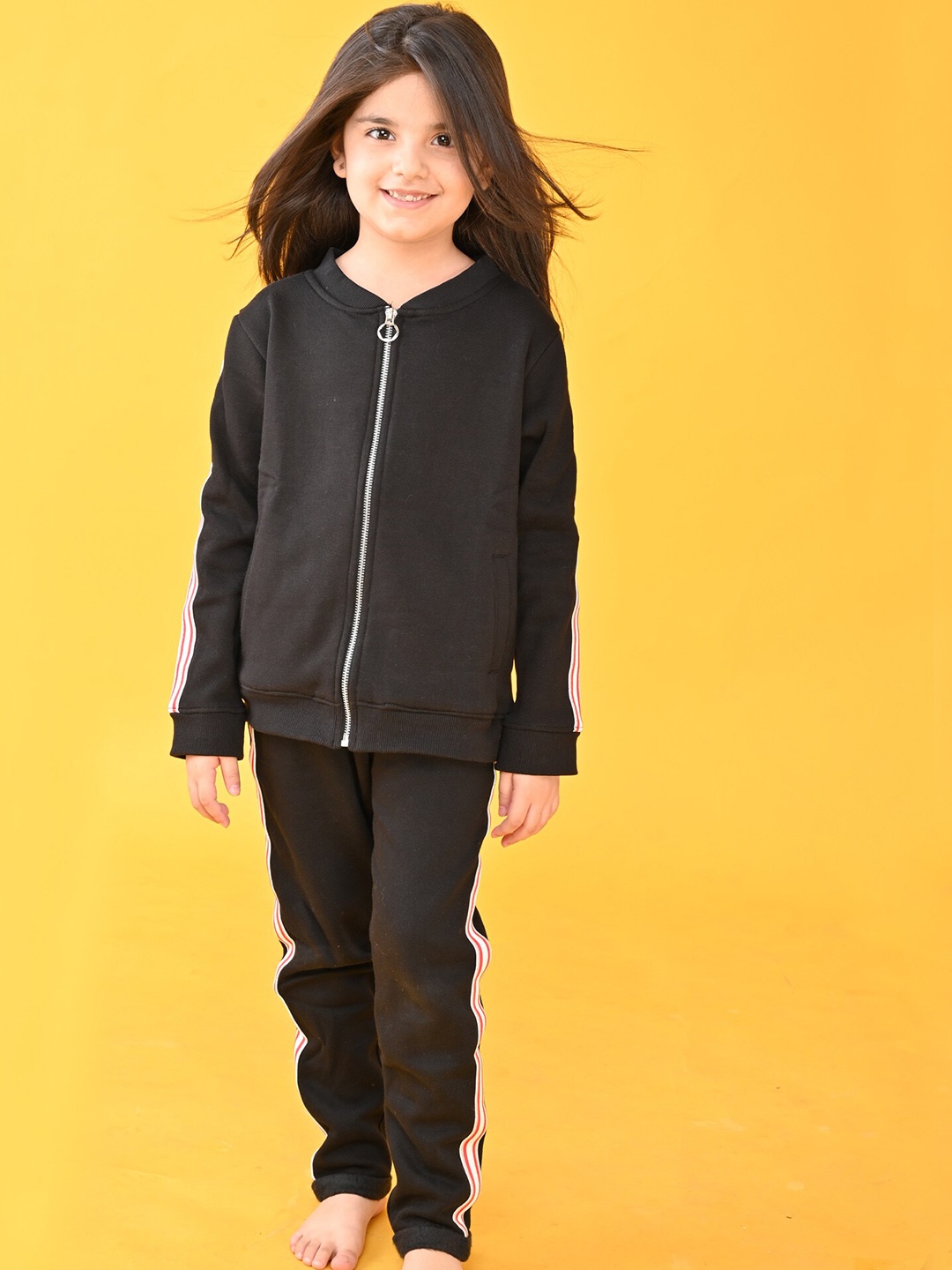 

Anthrilo Girls Black & White Fleece Zip Up Fleece Sweatshirt & Jogger Set