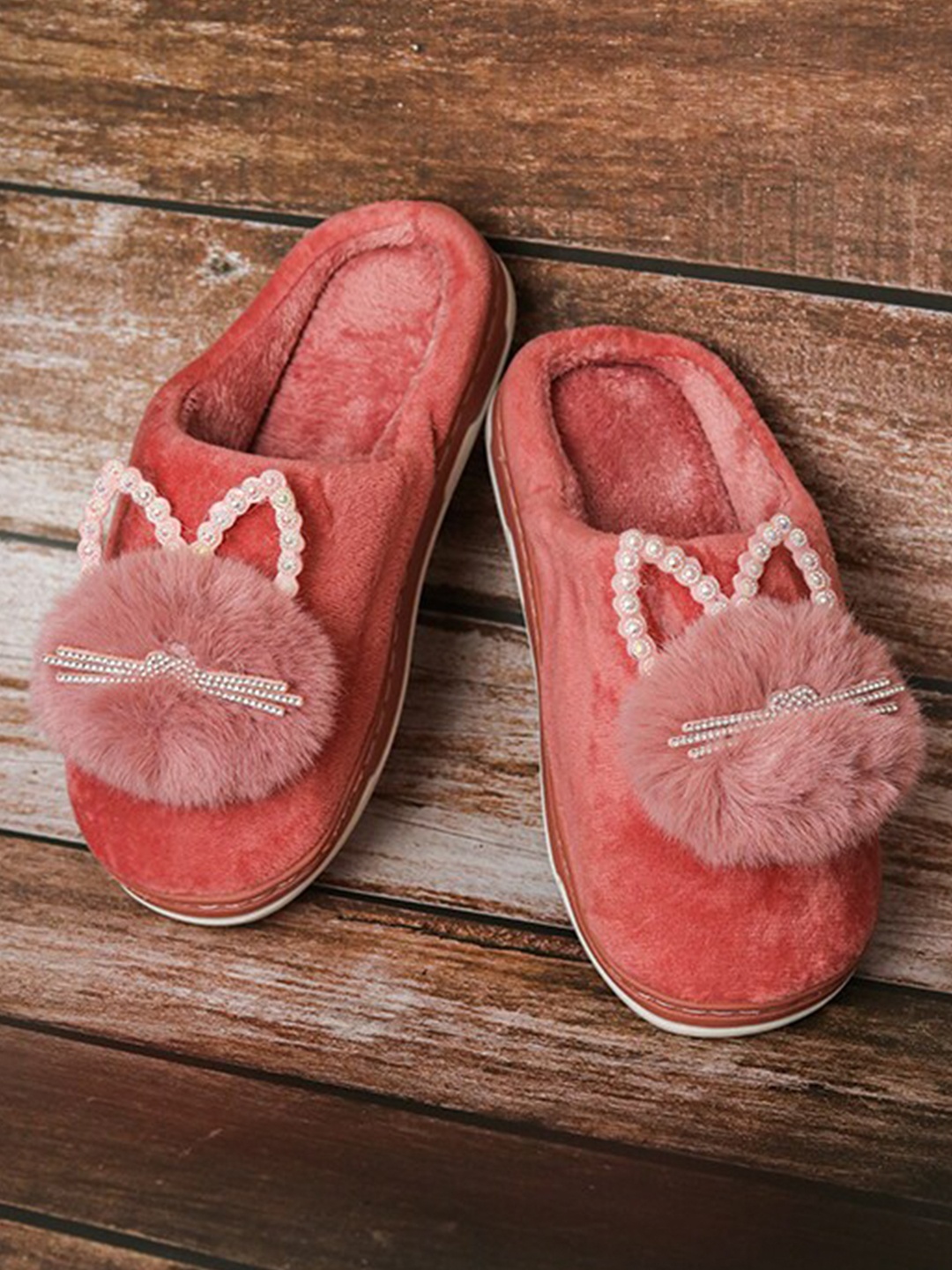 

Brauch Women Pink & White Embellished Winter Room Slippers