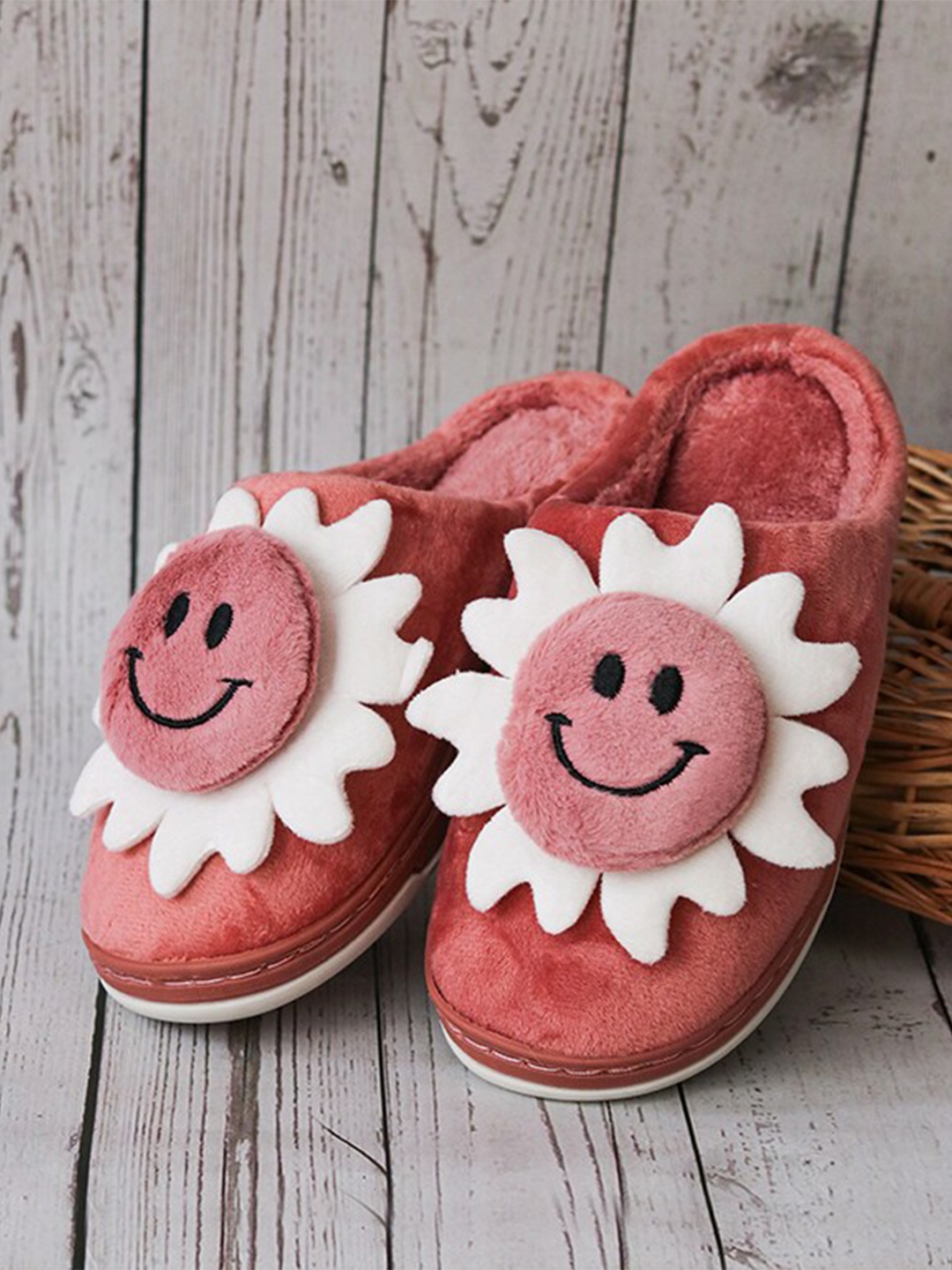 

Brauch Women Pink & White Room Slippers