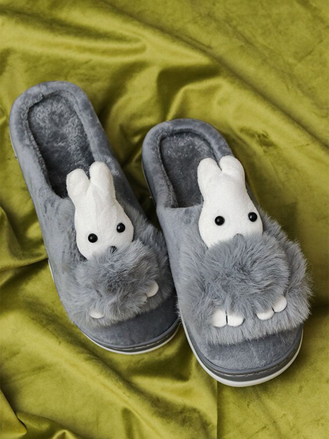 

Brauch Women Grey & White Room Slippers