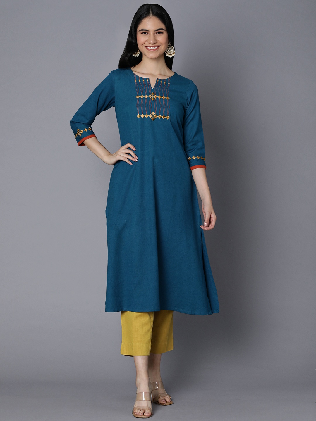 

KAMI KUBI Women Blue Solid Yoke Design Thread Work Cotton Kurta