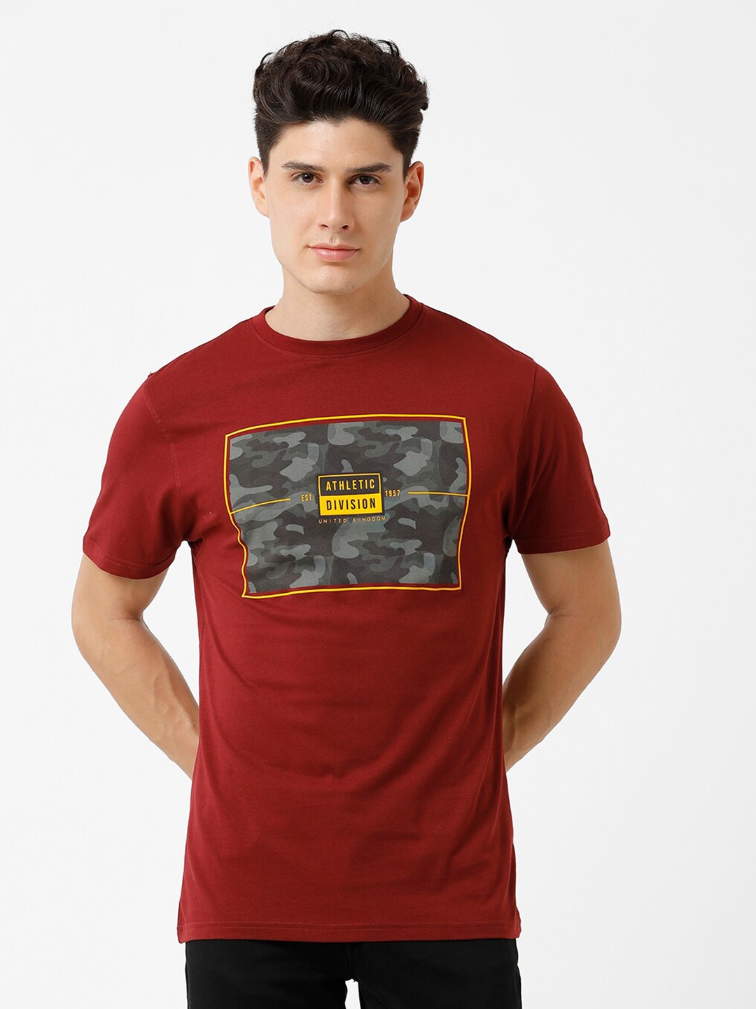 

CROYDON UK Men Camouflage Printed T-shirt, Burgundy