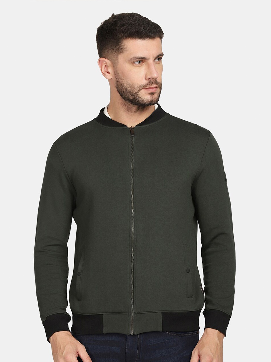 

Blackberrys Men Solid Sweatshirt, Olive